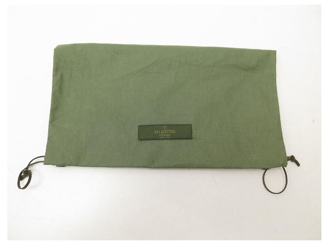 BOLSA VALENTINO ROCKSTUD SPIKE EM COURO PRETO COM PREGOS 7W2B0122NAP - vista 13