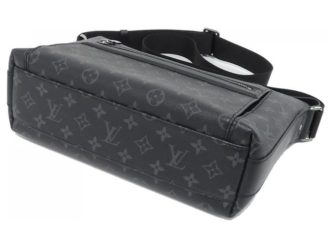 Bolso de hombro Louis Vuitton Odyssee Monogram Coated Canvas - vista 3