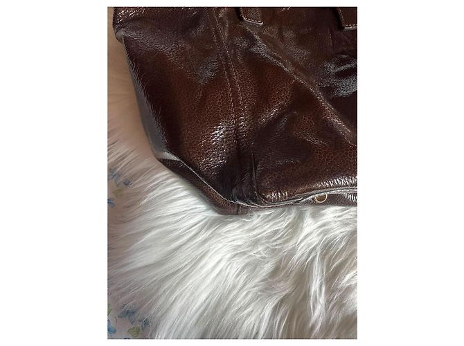 Downtown Yves Saint Laurent Muse Two mala de mão em couro castanho - vista 8