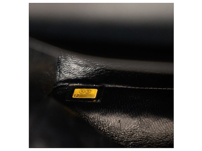 CHANEL - Borsa a tracolla Classique/Timeless 11.12 Chanel in pelle caviar nera - vista 8