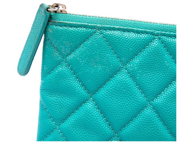 Clutch Chanel Medium Quilted Caviar O Case Blu - vista 6