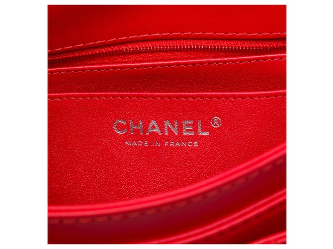 Borsa a tracolla Chanel Large Quilted Lambskin Geometric Flap rossa - vista 5