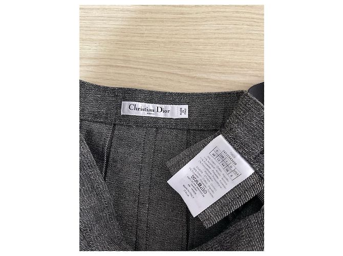 Dior Rock aus schwarzem Denim mit Gürtel - Ansicht 3