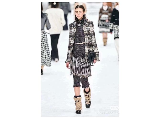 Abiti Chanel 19K Snow - vista 6