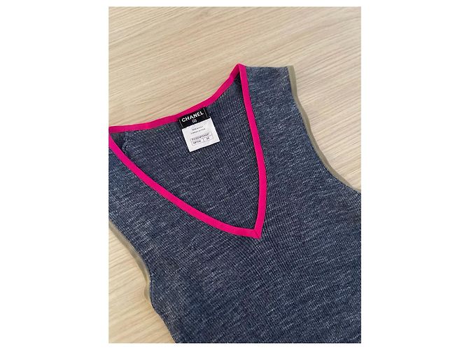 Top Chanel in lana color-block con scollo a V - vista 4