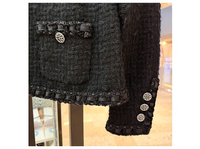 Chaqueta Chanel Rome de tweed negro - vista 2