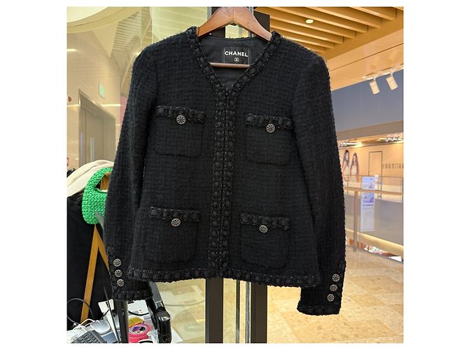 Chaqueta Chanel Rome de tweed negro - vista 4