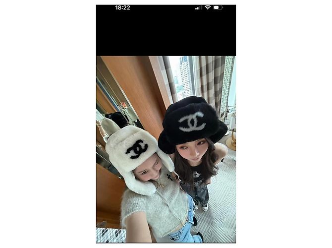 Chapéus Chanel 25N Coco Neige - vista 6