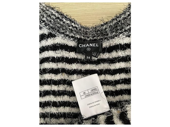 Chanel 24K Strickkleid in Silber mit Verzierungen - Ansicht 3