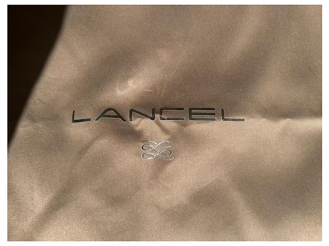 Lancel Adjani Set Borsa e Portafoglio in Pelle Effetto Coccodrillo Marrone - vista 17