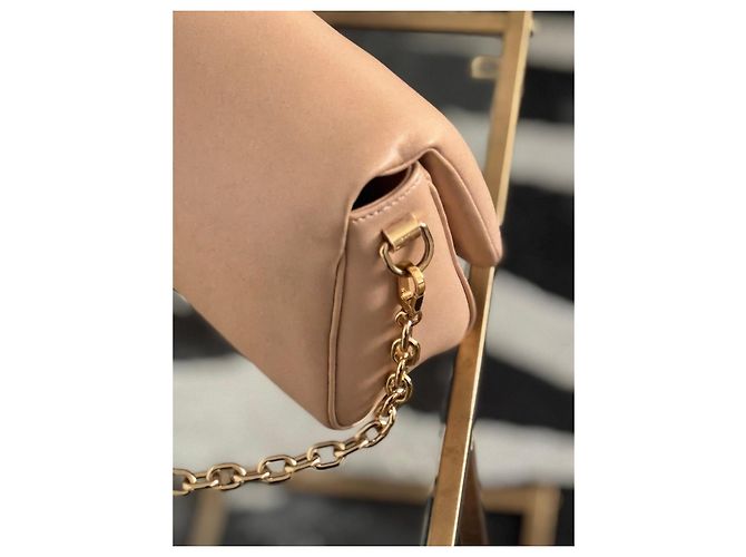 Louis Vuitton Twist MM Mala de ombro em couro acolchoado bege - vista 3