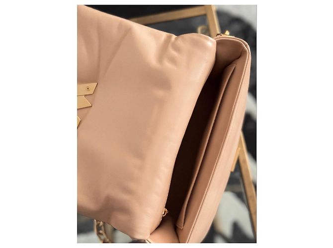 Louis Vuitton Twist MM Mala de ombro em couro acolchoado bege - vista 7