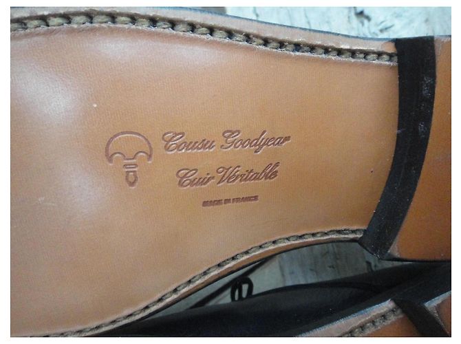 Robert Clergerie Derby Schuhe aus schwarzem Leder - Ansicht 9