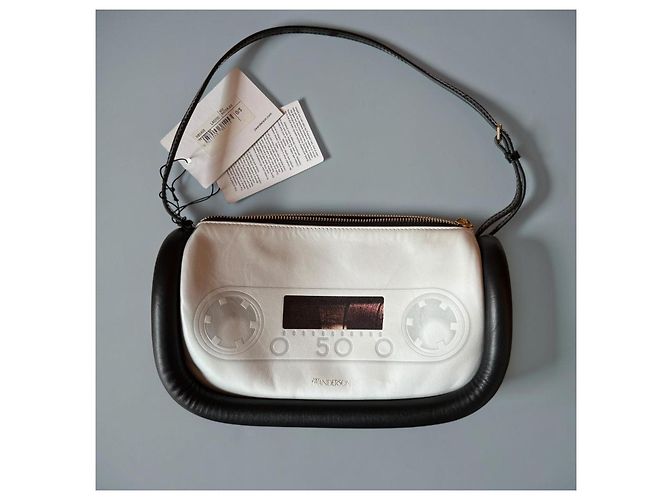 JW Anderson Bumper 15 “Cassette” – borsa a spalla in pelle bianca e nera - vista 12