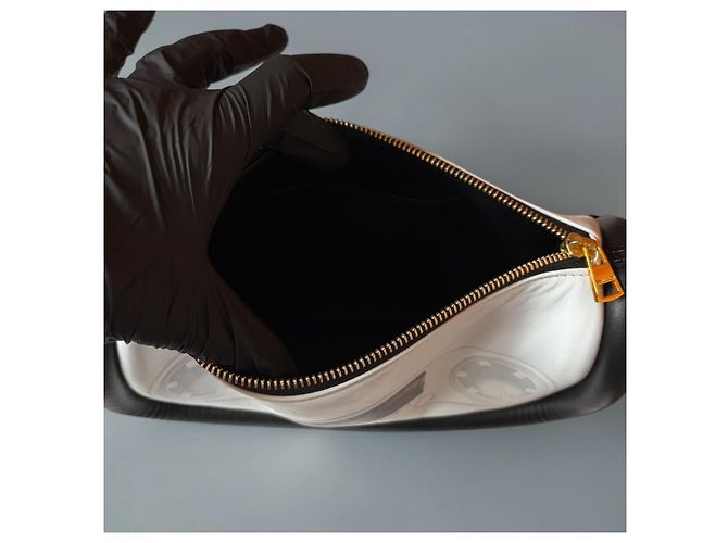 JW Anderson Bumper 15 “Cassette” – borsa a spalla in pelle bianca e nera - vista 13
