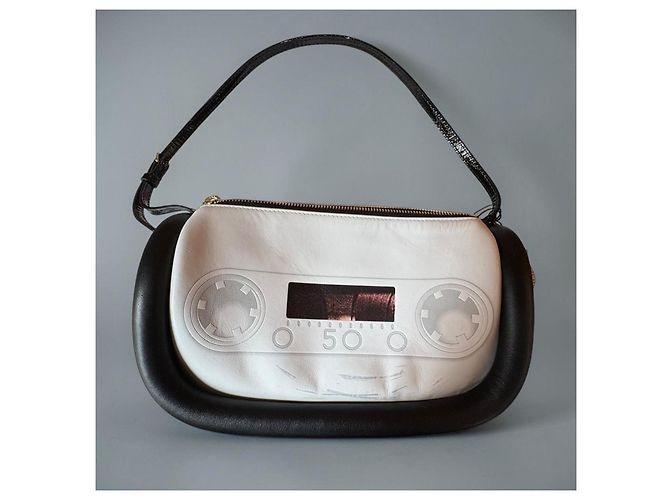 JW Anderson Bumper 15 “Cassette” – borsa a spalla in pelle bianca e nera - vista 6