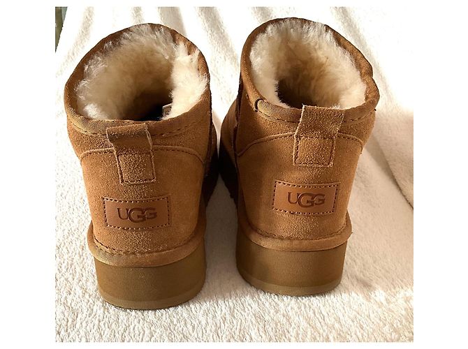 UGG Stivaletti Classic Ultra Mini Platform - Camoscio Chestnut - vista 3
