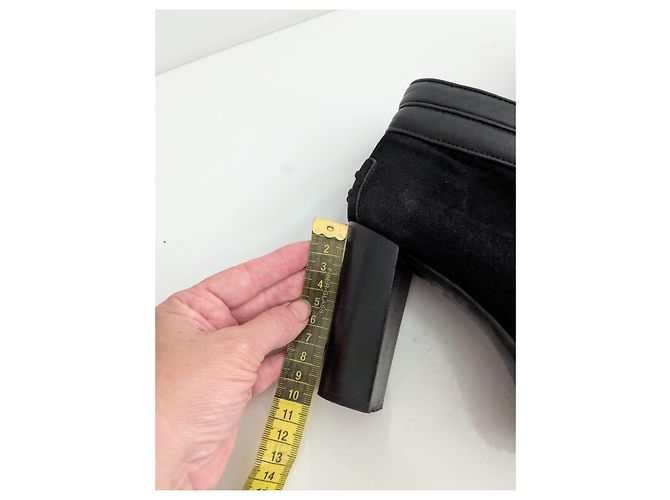 Stivaletti Tod's in camoscio nero con lacci e tacco - vista 10