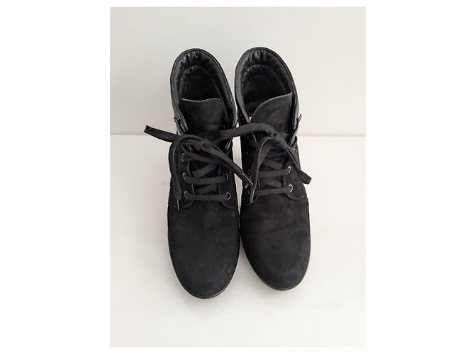 Stivaletti Tod's in camoscio nero con lacci e tacco - vista 3