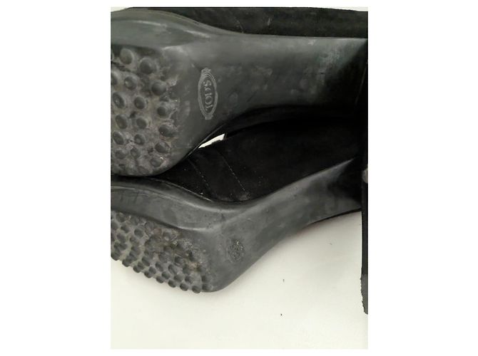 Stivaletti Tod's in camoscio nero con lacci e tacco - vista 9
