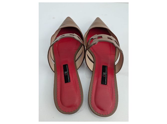 Carolina Herrera Mules in pelle marrone con dettaglio logo - vista 10