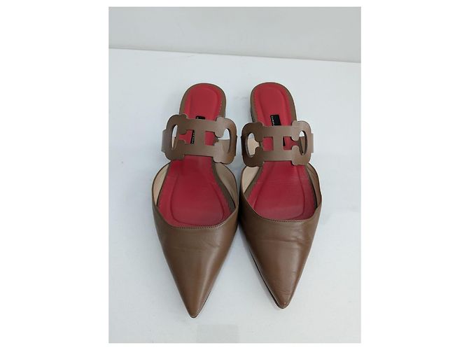 Carolina Herrera Mules in pelle marrone con dettaglio logo - vista 11
