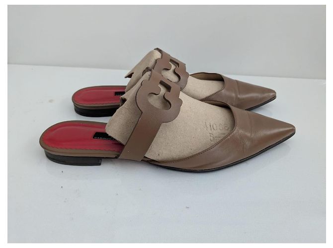 Carolina Herrera Mules in pelle marrone con dettaglio logo - vista 6