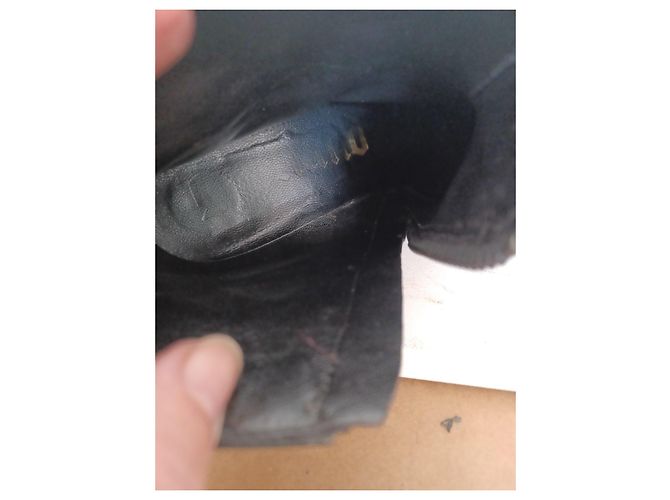 Galliano Schwarze Lederstiefeletten mit Nieten - Ansicht 12