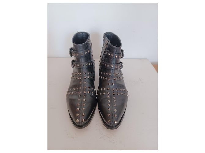 Galliano Schwarze Lederstiefeletten mit Nieten - Ansicht 2