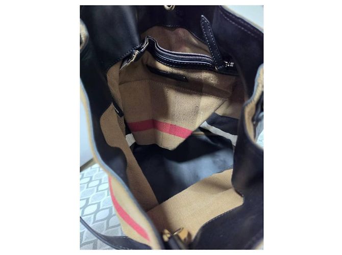 Burberry Bolsa Hobo Medium Ashby em lona Mega Check Preto/Bege - vista 10