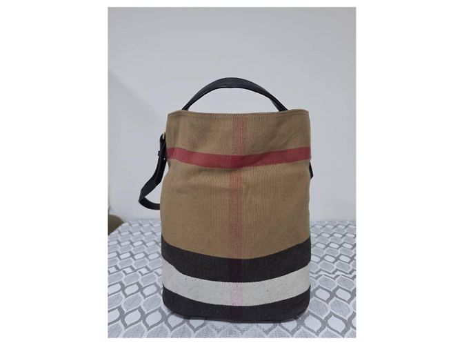 Burberry Bolsa Hobo Medium Ashby em lona Mega Check Preto/Bege - vista 3