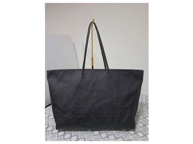 Borsa Fendi Zucca FF Roll Tote XL Nero - vista 13