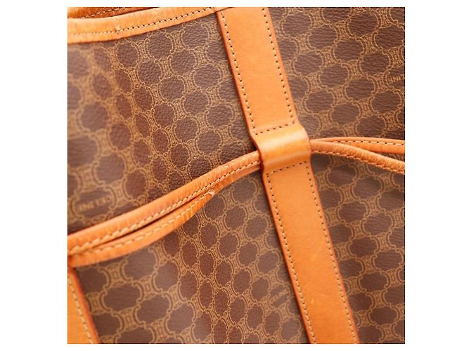 Céline Sac Seau Celine Monogram en Cuir Marron - vue 8