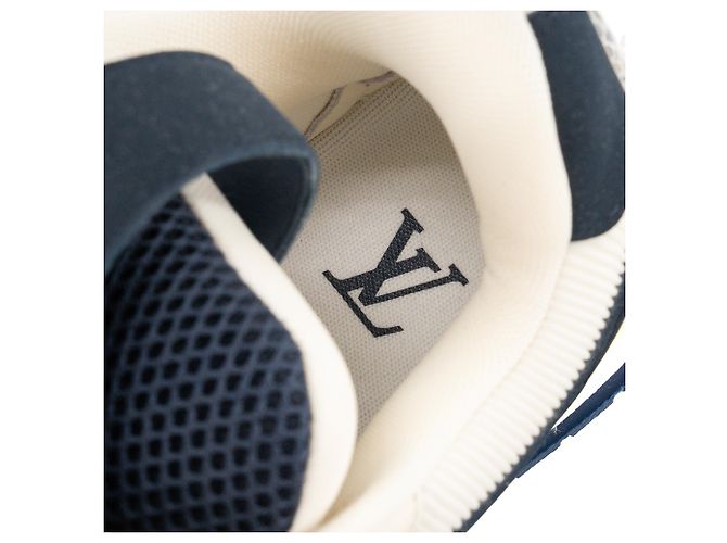 LOUIS VUITTON - LV Skate Louis Vuitton Sneaker aus dunkelblauem Canvas (T37,5) - Ansicht 8