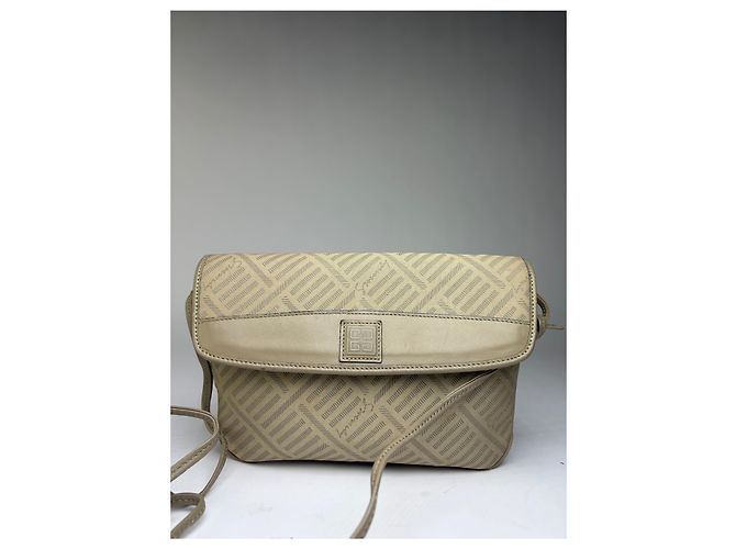 Vintage Givenchy 4G Monogram Schultertasche mit Klappe Ende der 1980er Beige - Ansicht 13