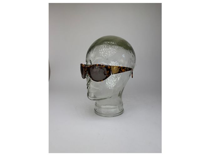 Occhiali da sole Vintage Fendi Cat-Eye Tartarugati e Oro c. primi anni '90 - vista 3