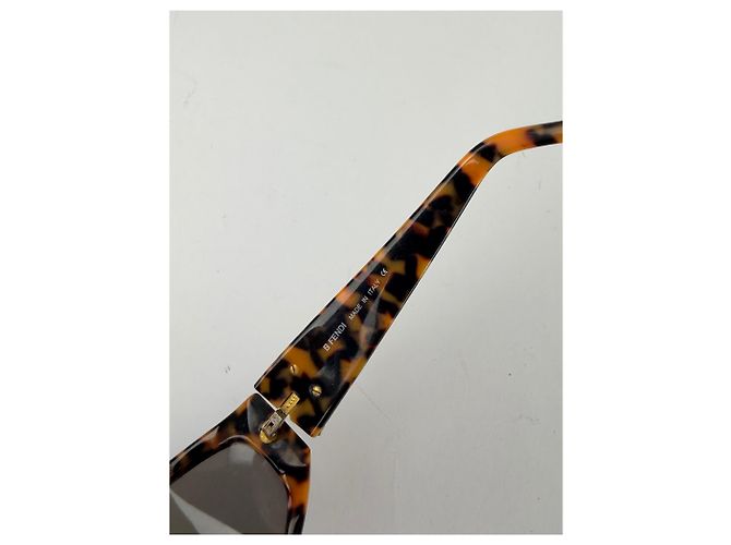 Occhiali da sole Vintage Fendi Cat-Eye Tartarugati e Oro c. primi anni '90 - vista 4