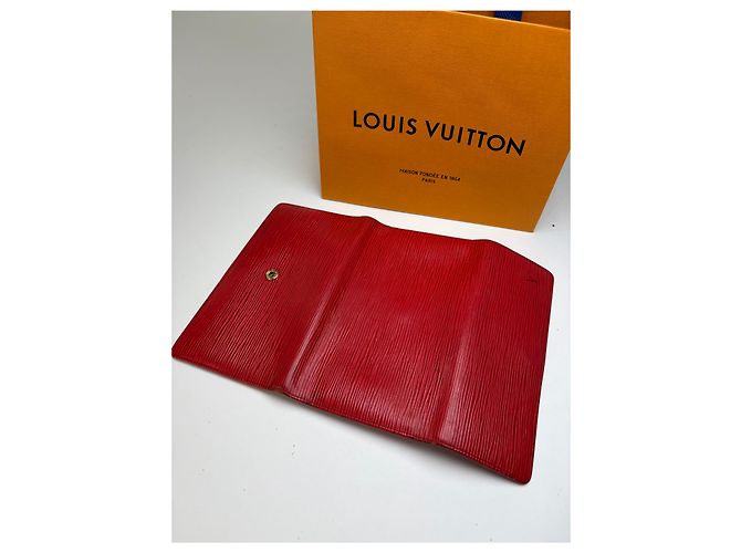 Vintage Louis Vuitton Epi Leather Bifold Wallet 2001 Red - view 8