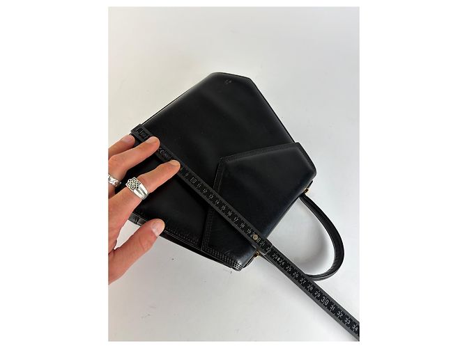 Vintage Givenchy strukturierte Lederhandtasche mit oberem Griff Schwarz Gold - Ansicht 8