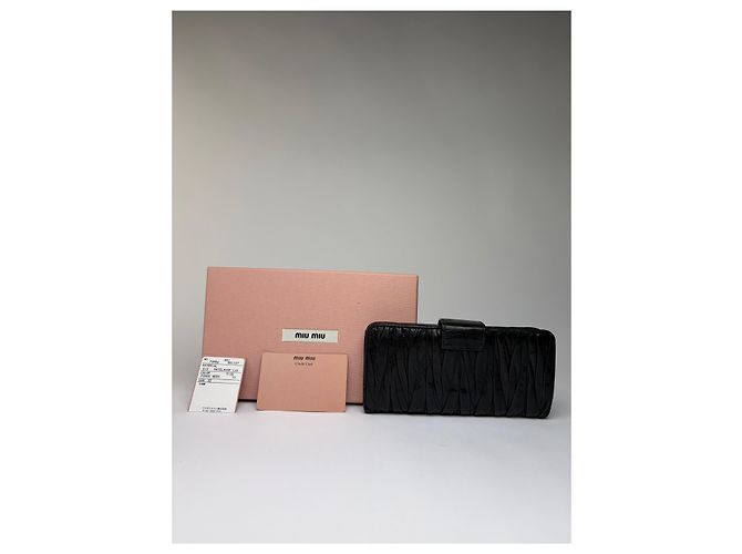 Vintage Miu Miu Matelassé Leather Bifold Wallet c. Late 2000s Black - view 2