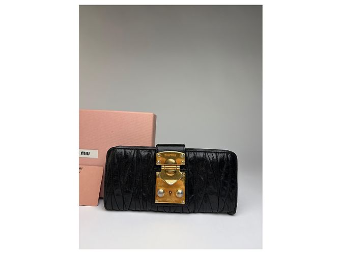 Vintage Miu Miu Matelassé Leather Bifold Wallet c. Late 2000s Black - view 7