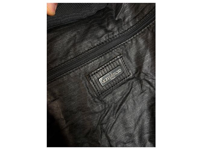 Vintage Versace Weekender Duffle Bag aus Nylon mit Lederbesatz Schwarz - Ansicht 4