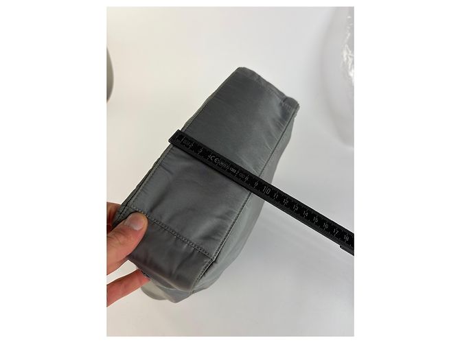 Tote Sac cabas Vintage Prada Nylon Gris Noir - vue 11