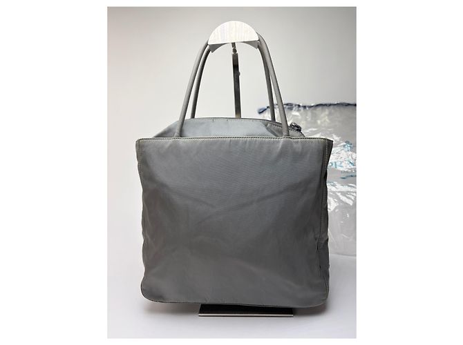 Tote Sac cabas Vintage Prada Nylon Gris Noir - vue 8