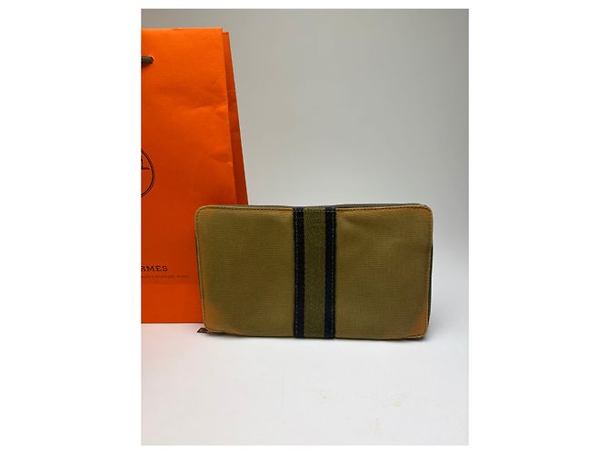 Vintage Hermès Canvas Bifold Wallet 2017 Olive Green - view 12