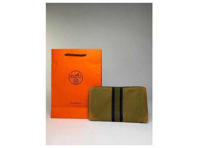 Vintage Hermès Canvas Bifold Wallet 2017 Olive Green - view 2