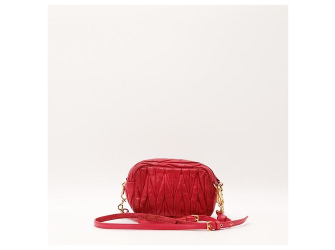 Miu Miu Matelassé Camera Bag aus rotem Leder - Ansicht 3