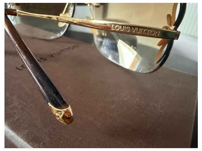 Gafas de sol Louis Vuitton montura dorada - vista 5