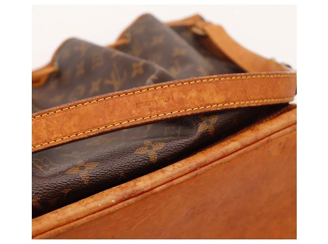 Louis Vuitton Bolso Bucket Monogram - vista 11