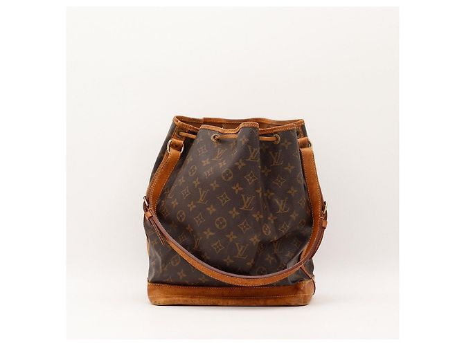 Louis Vuitton Bolso Bucket Monogram - vista 3